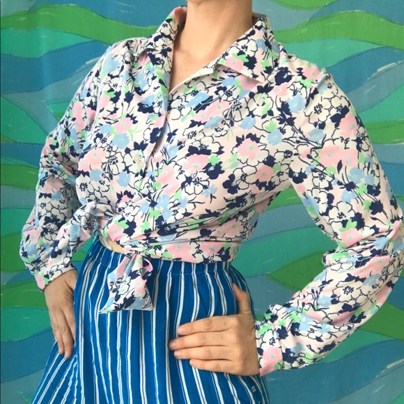 Vintage Tops - VINTAGE 70s pastel floral button front blouse
